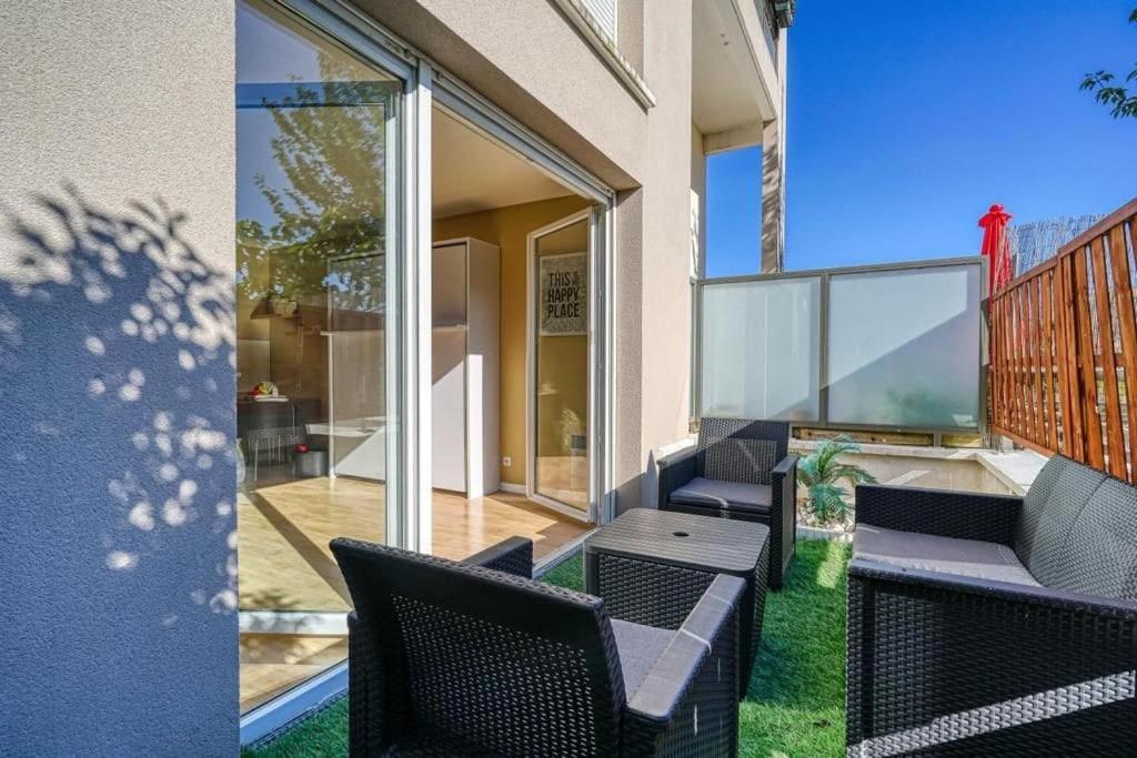Charmant Studio Avec Terrasse Et Parking Corbeil-Essonnes Εξωτερικό φωτογραφία