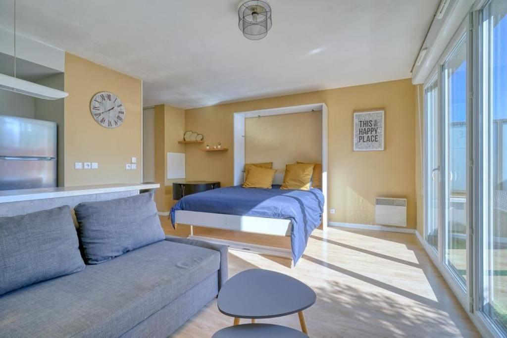 Charmant Studio Avec Terrasse Et Parking Corbeil-Essonnes Εξωτερικό φωτογραφία